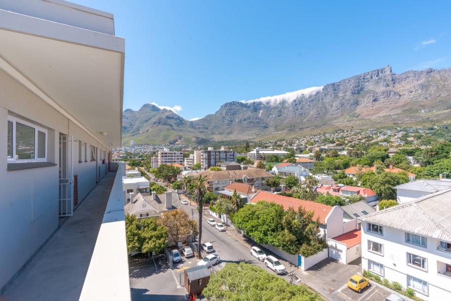 1 Bedroom Property for Sale in Gardens Western Cape